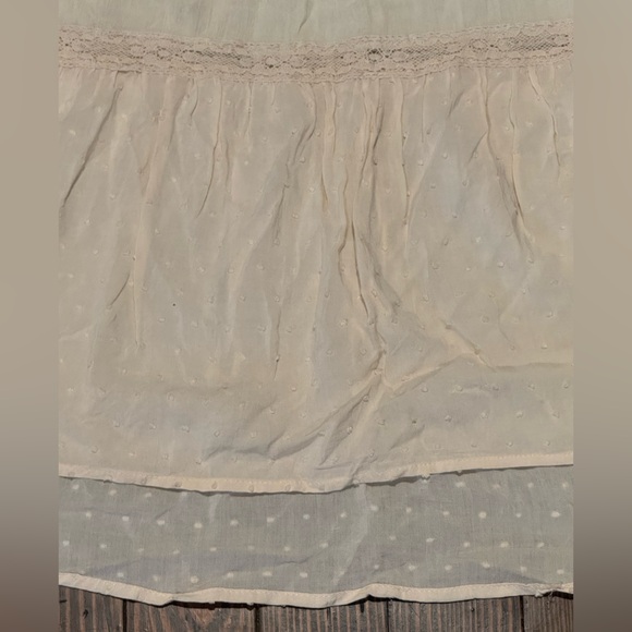 Xhilaration Lace Cream Top - Picture 2 of 5